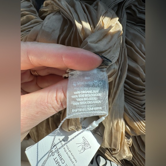 NWT Eileen Fisher Whisper Pleated 100% Organic Silk Scarf Beige One Size - Picture 8 of 9